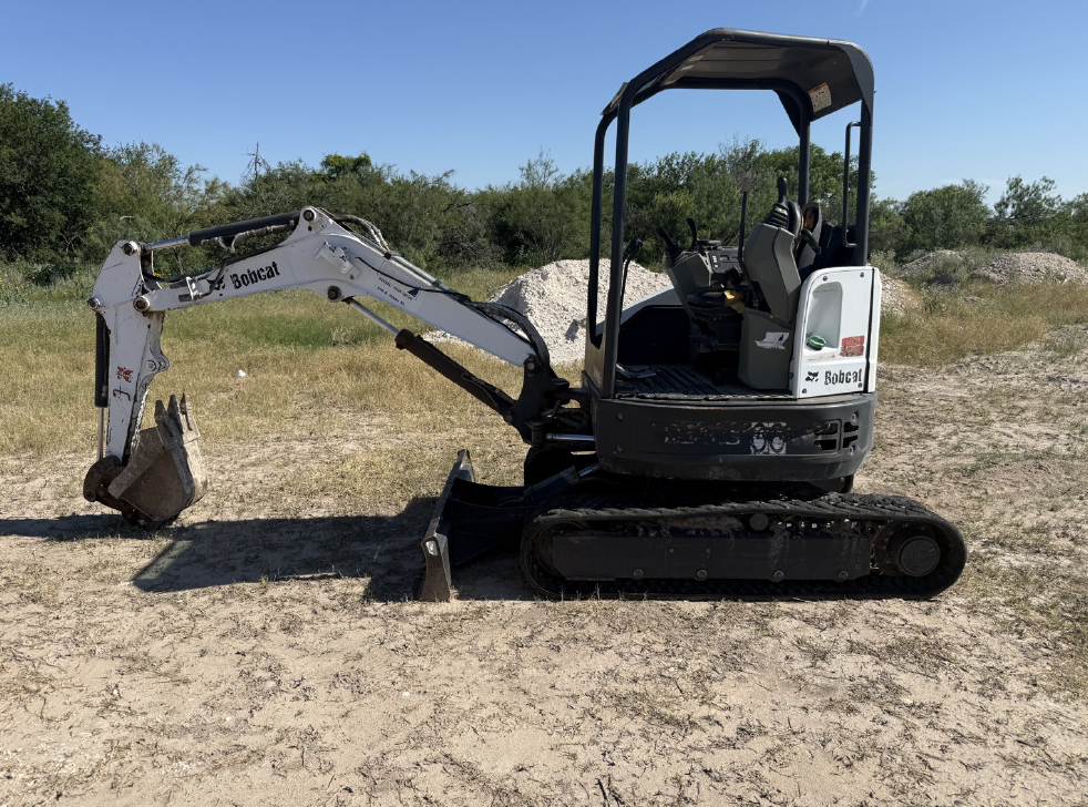 Bobcat E26 mini excavator rental in Del Rio TX
