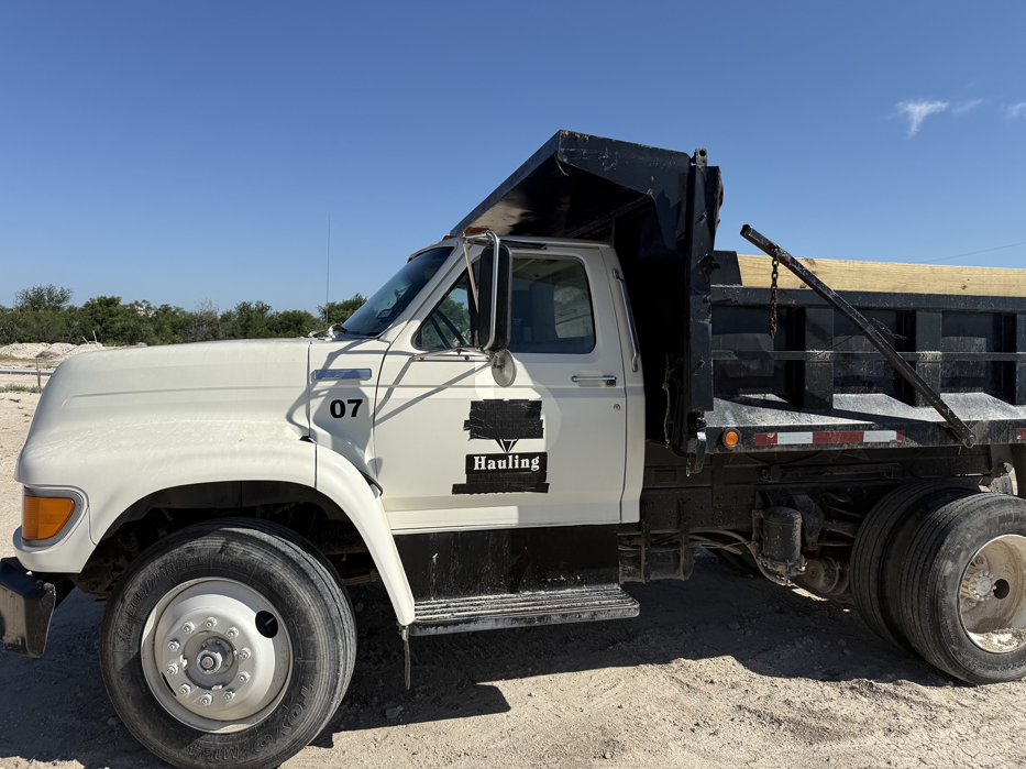 1997 Ford F-800 Dump Truck